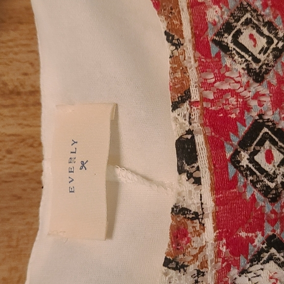 Everly Off White Lace Dress with Inkat Pattern; Size Large - Picture 2 of 9